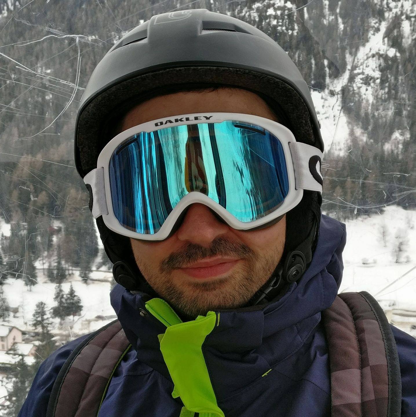 p0uet21.base.eth Basenames (.base.eth domains) based on ENS PFP